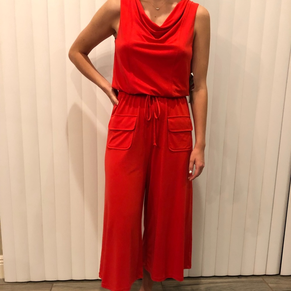 Vince Camuto pant suit. Size S.